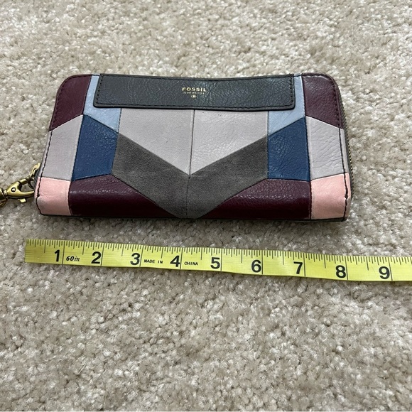 Fossil Leather Wallet Wristlet Geometric Multicolor Folding, Preowned condition - Picture 8 of 16